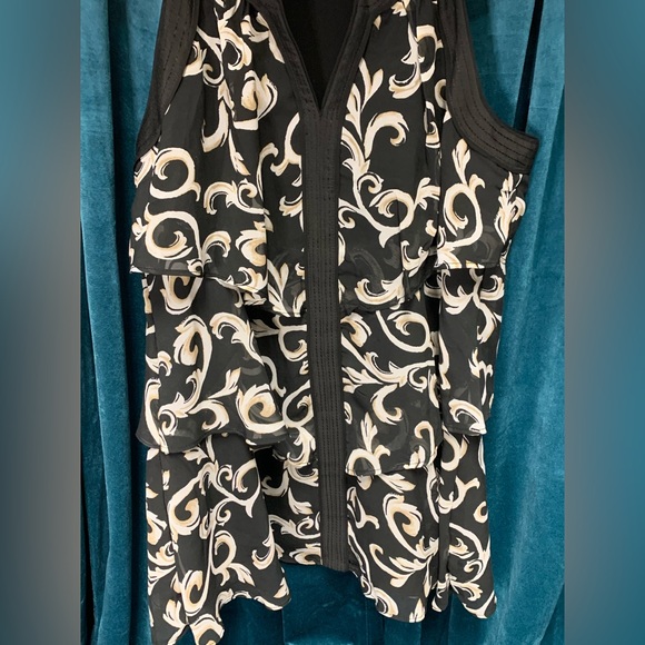 White House Black Market, sleeveless blouse size Small - Picture 2 of 4